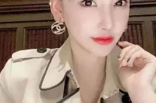 内娱清纯女星偷闯日本拍艳情片被网友当场撞破